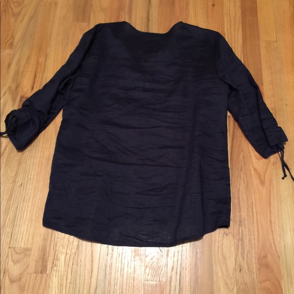 ”NWOT” August Silk Top - Picture 2 of 3